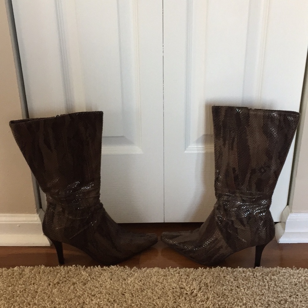 Boots - Picture 2 of 4